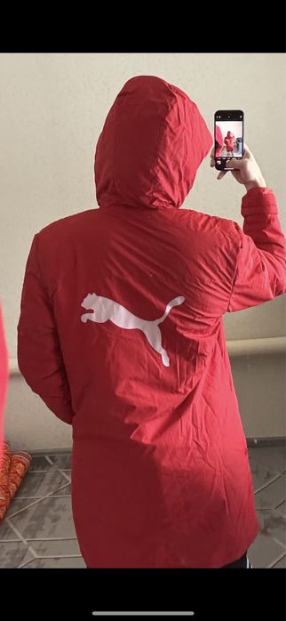 В продаже мужские куртки