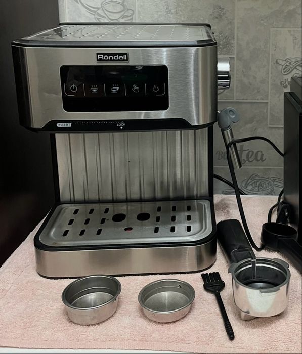 Кофеварка рожковая Rondell