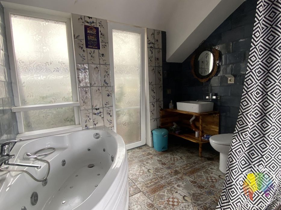 Дава се под наем Тристаен апартамент в Бургас, Възраждане - 115 кв.м за 561 € - Снимка #5