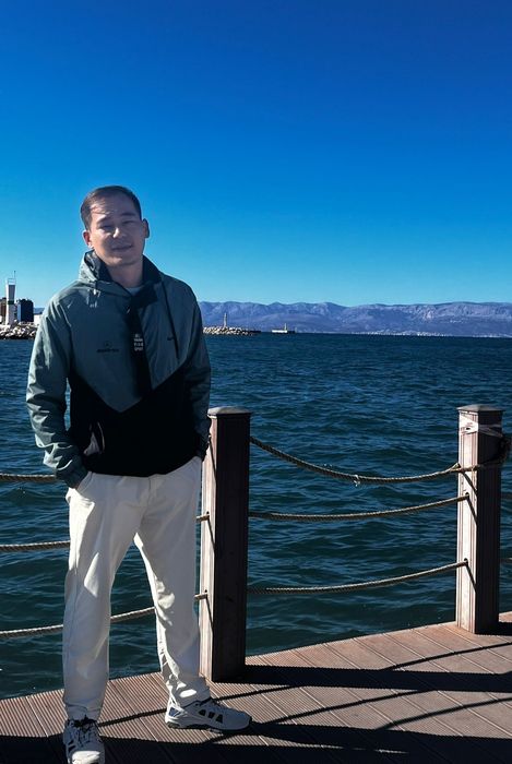 Ingliz tili - 10.000 so'm. Faqat tilga qiziquvchanlar uchun.