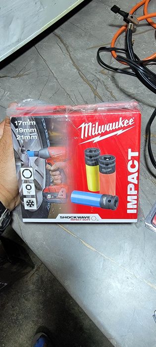 Compresor Milwaukee M12