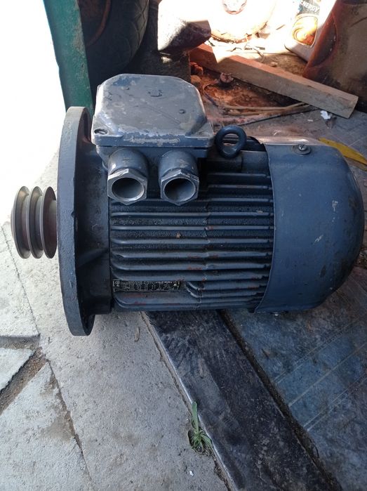 Продам матор для дробилки