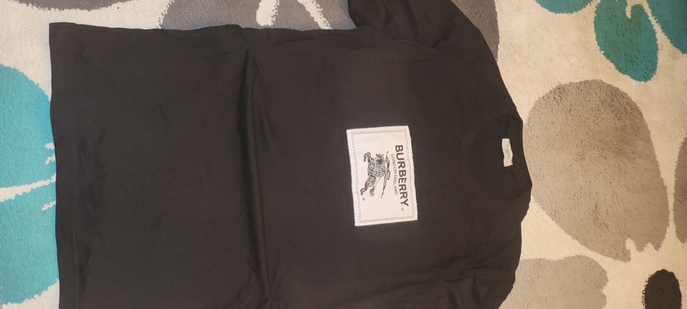 tricou Burberry (negociabil la preț)