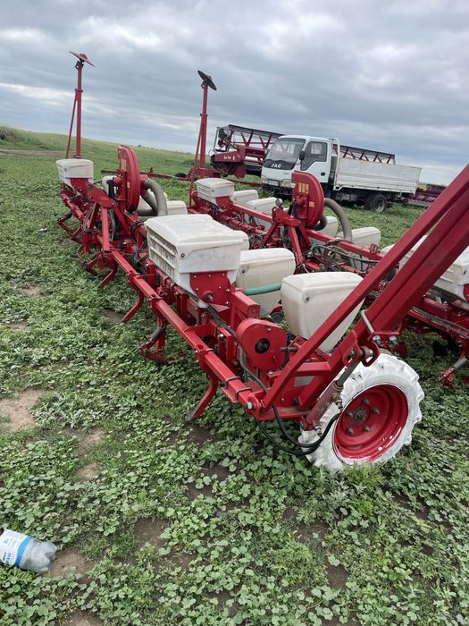 Сеялка Веста 8