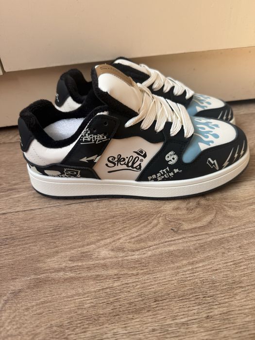 Кроссовки демисезоннии