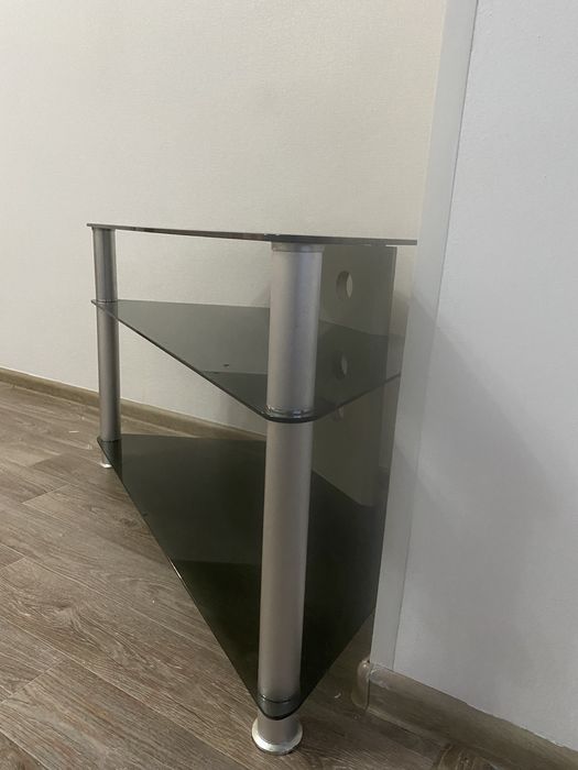 Тумба под тв в идеальном состоянии