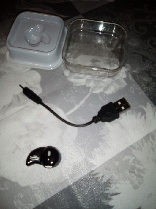 Блутут слушалка телефон