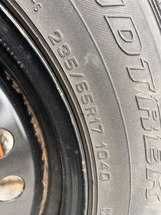 Зимни гуми с джанти DUNLOP 235/65/R17