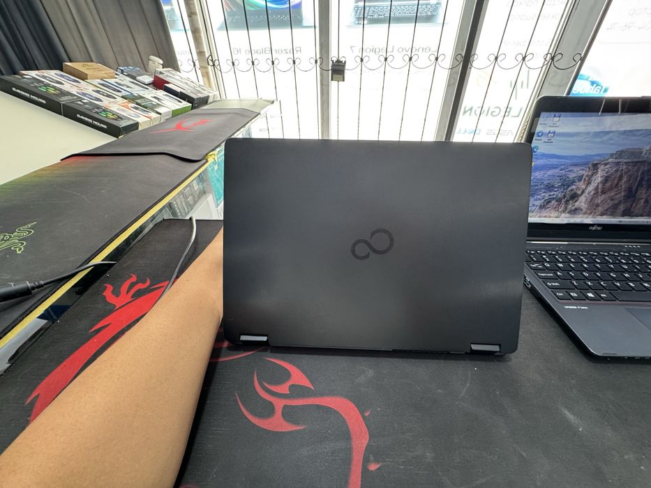 Fujitsu Lifebook P727 x360