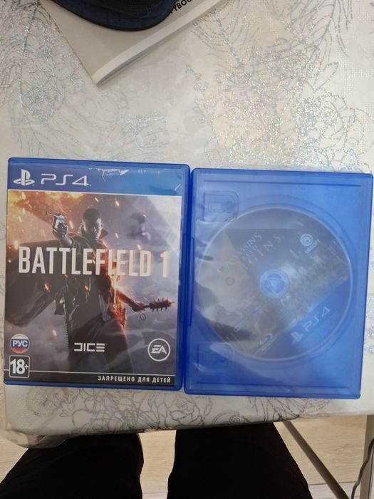 Обменяю два диска на фар край 3 пс4 диск