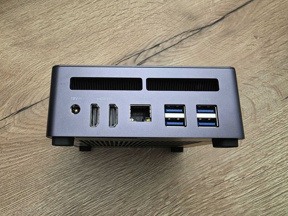 Sistem Mini PC Minisforum 760 Pro 32GB DDR5 SSD AMD Ryzen™ 5 7640HS