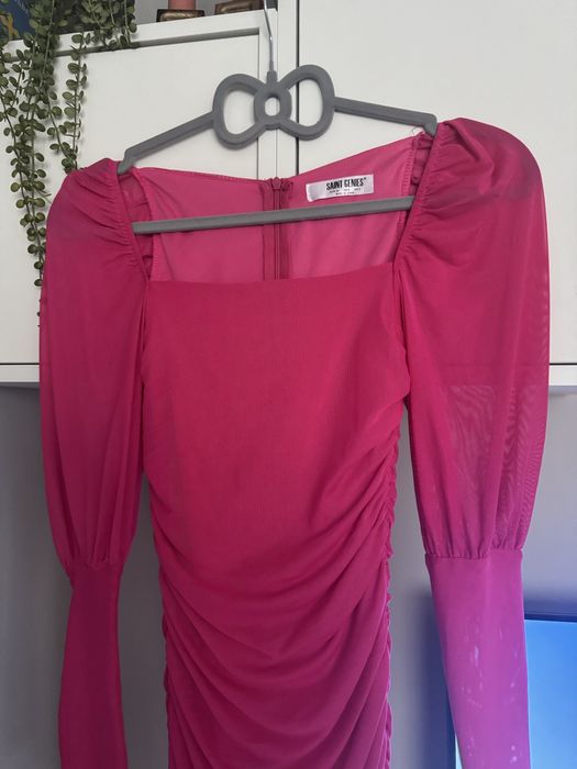 Розова рокля изкряща на Asos saint genies