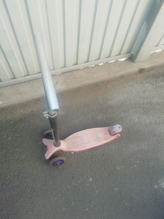 Продам самокат не дорого.