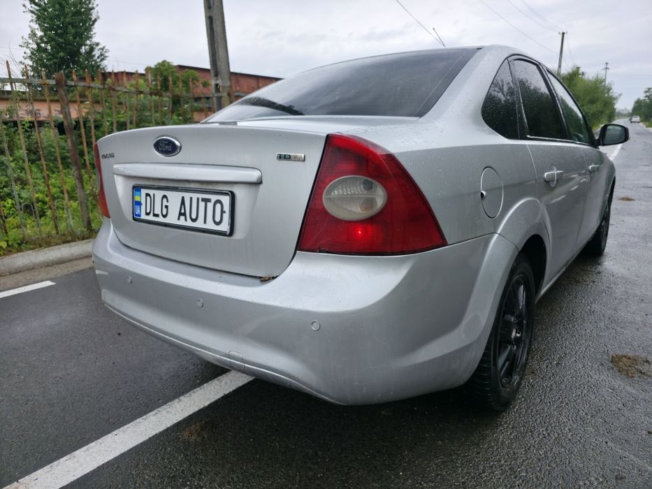 Stop Focus Berlina Tripla Ford Focus Berlina