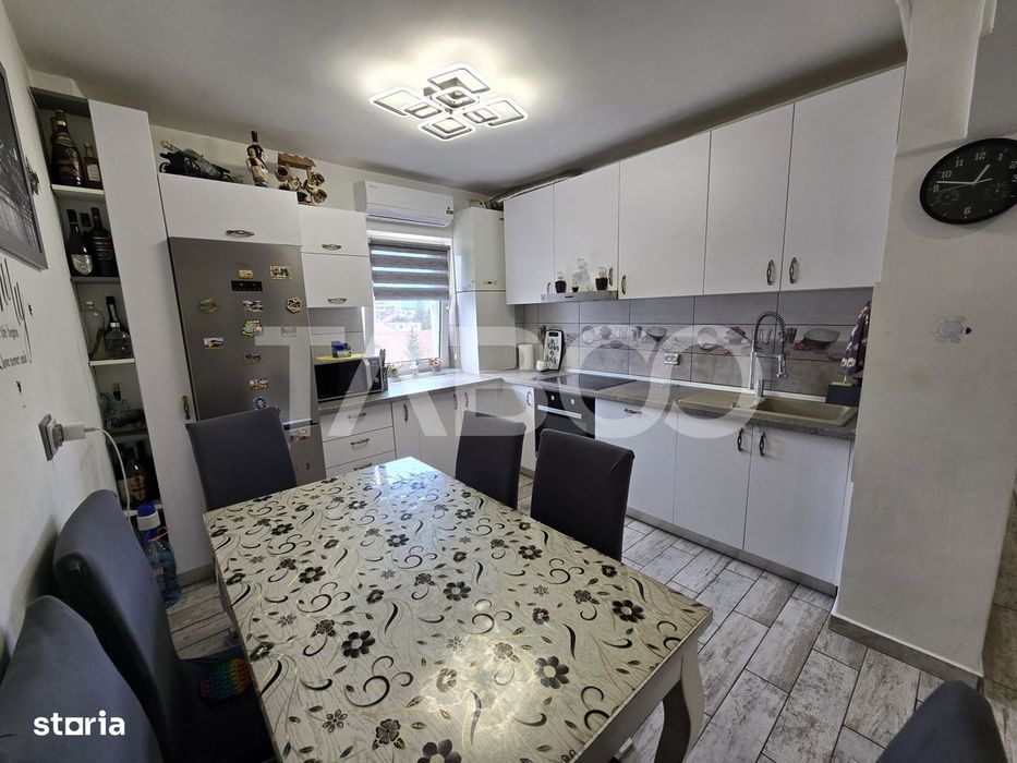 Apartament 3 camere mobilat 2 bai balcon pivnita Mihai Viteazul Sibiu