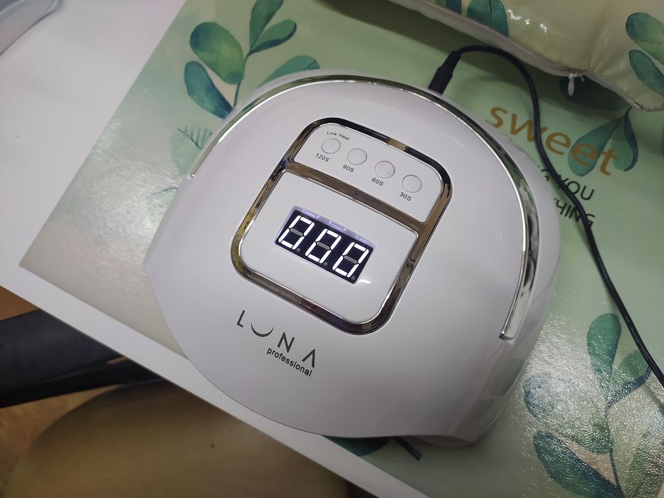 Продам УФ лампу фирмы Luna