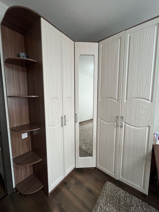 Продам Шифоньер угловой