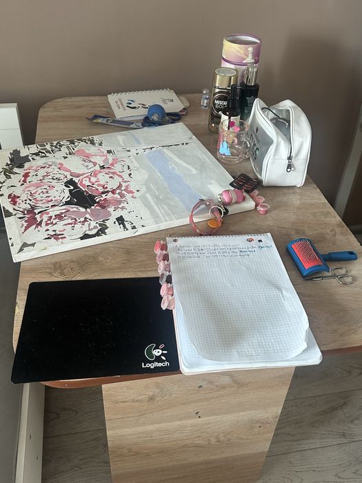 Отдам стол 1000 тенге