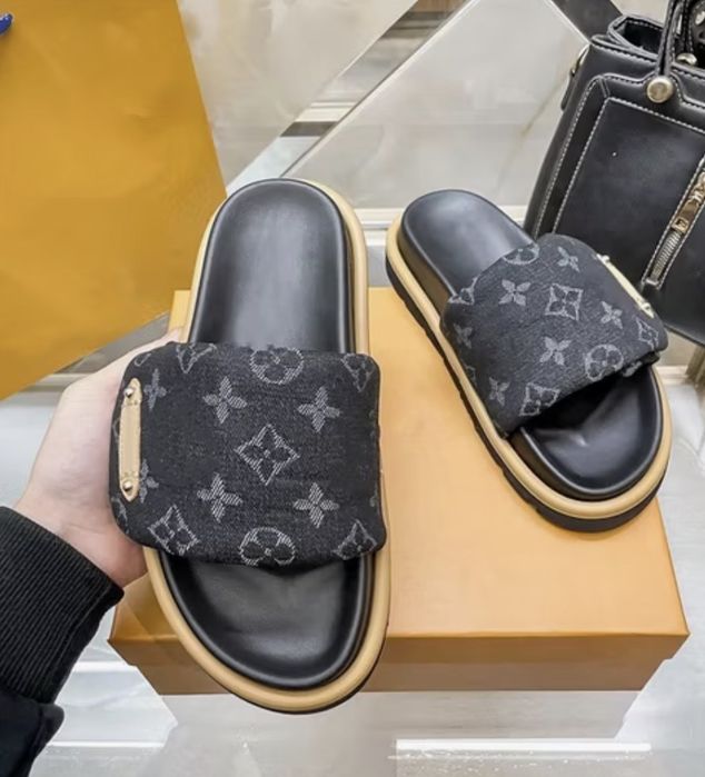 Papuci Louis Vuitton