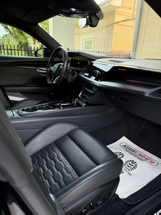 Audi e tron gt  как новый