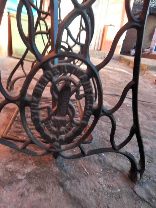 Masina de cusut veche functionabila