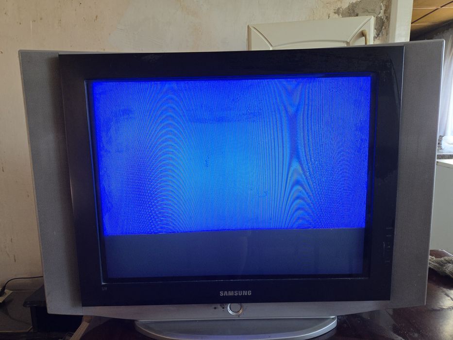 Отдам телевизор Samsung рабочий.