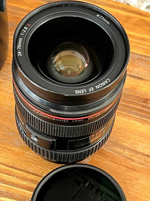 Canon EF 24-70mm f/2.8L USM – de vanzare