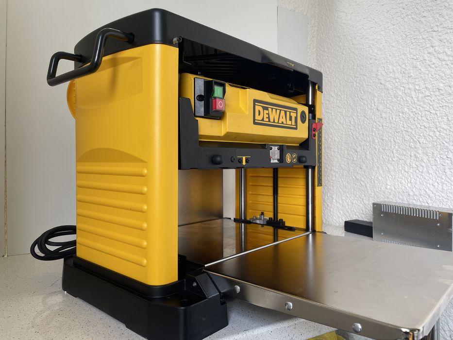 Dewalt DW733-QS, 1800W. Rindea Electrica / Masina de Rindeluit si Degrosat, Original Nou !