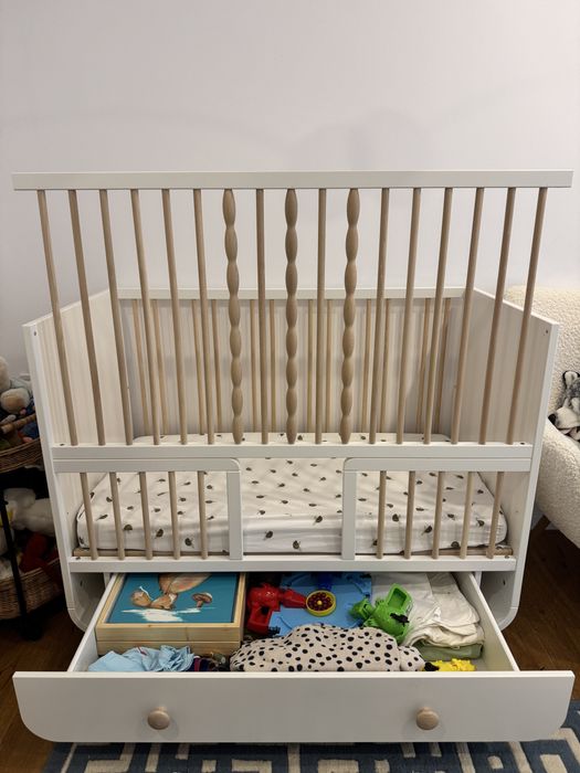 Pat Ikea MYLLRA alb si saltea SKONAST