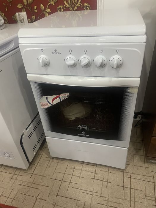 Продам газовую плиту новую