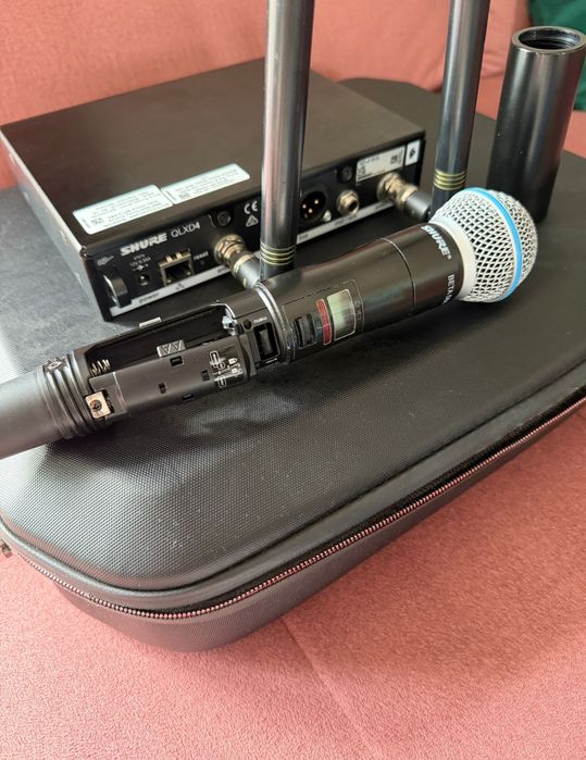 Vând microfon shure