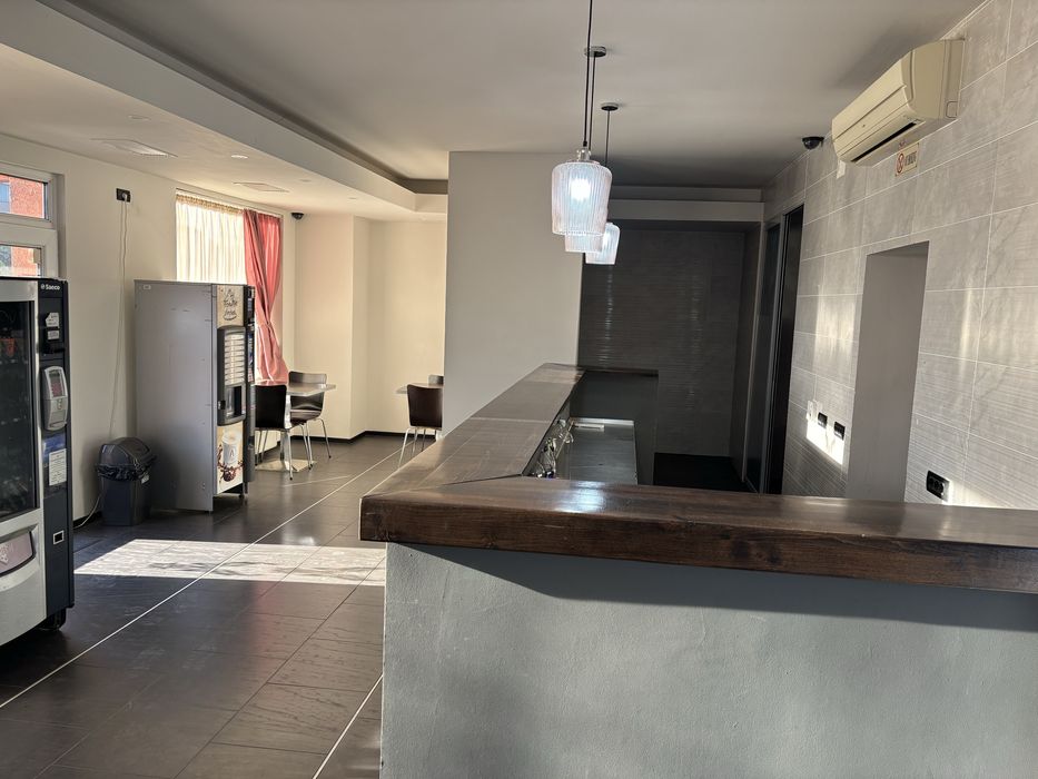 Inchiriez spatiu comercial 80 mp