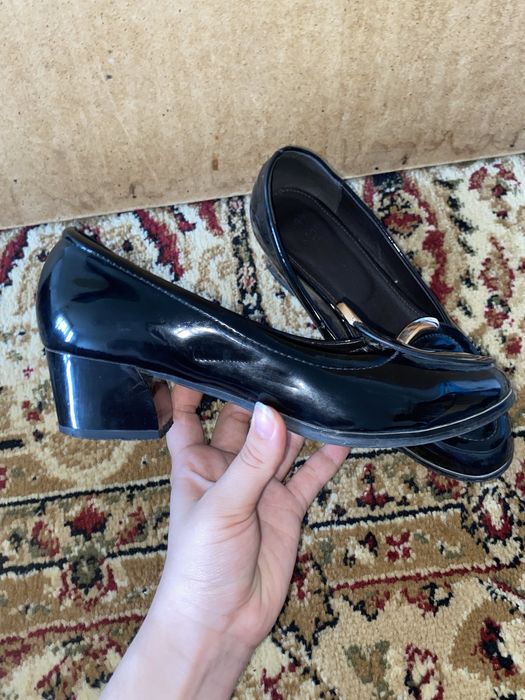 Продам женские туфли