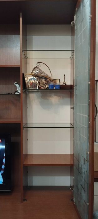 Продам Шкаф , Сервант. в Идеальном состоянии