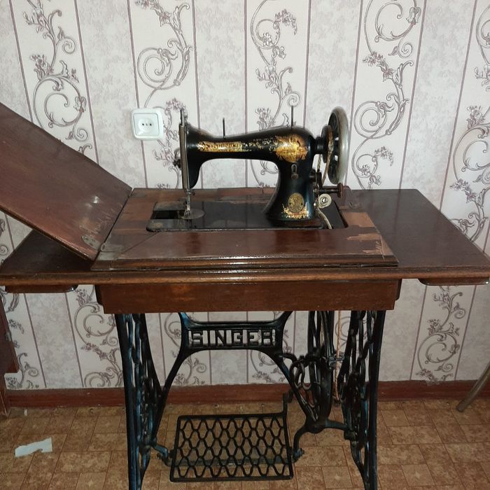 Продам швейную машинку Singer