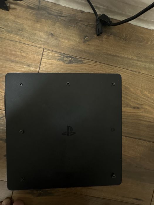 Продаю ps 4 slim 1 tb