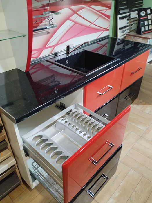 продава мострена кухня