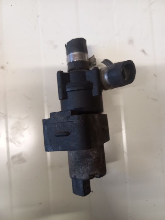 Водна помпа Mercedes ML W163