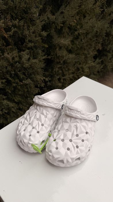 Продаю новые женские  кроксы! Оригинал!!!