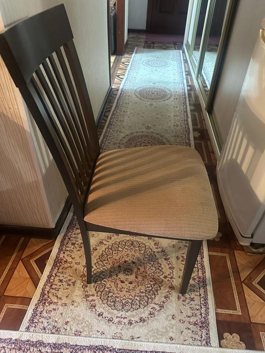Продам обеденные стулья