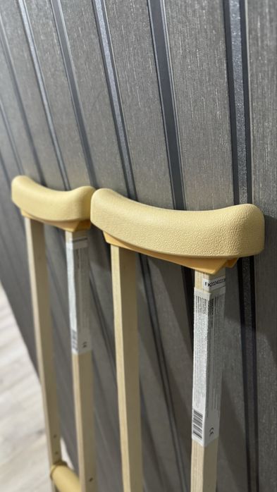 Продам костыли новые