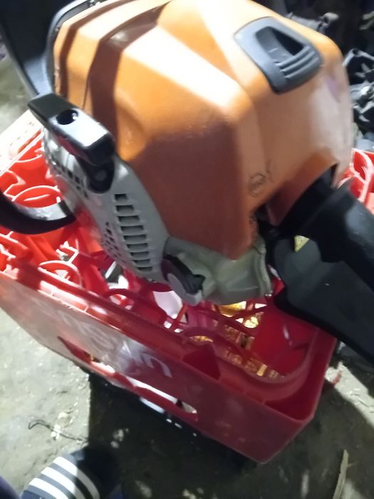 Vând drujba stihl 181