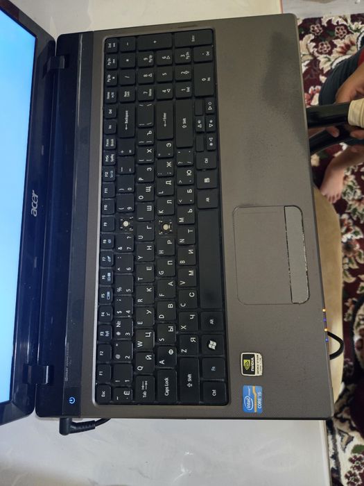 Notebook sotiladi