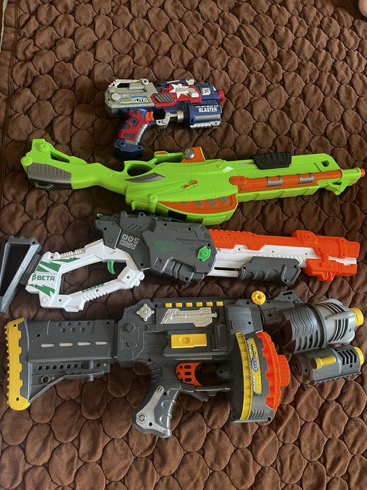 Продам бластеры 4 штуки
