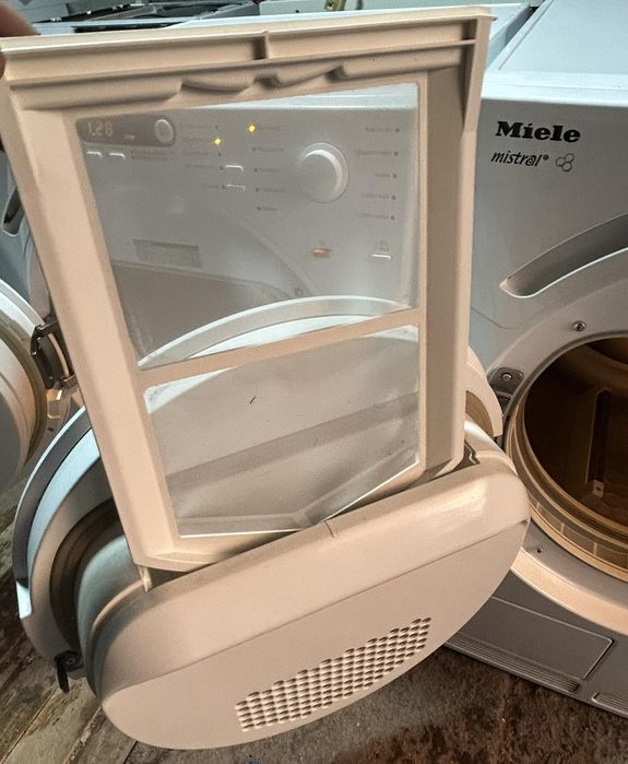 Кондезна сушилня Miele T7744 Mistral C