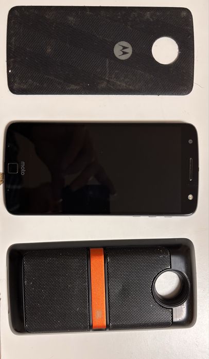 Motorola Телефон, калъф и тонколона