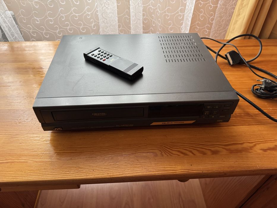 Видеорекордер JVC HR-D540EE