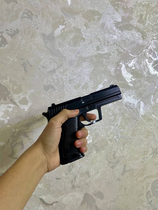 Temir pistolet sotiladi