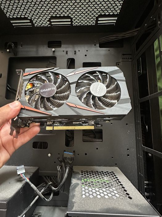 Placa video RX560 OC GYGABITE 4GB