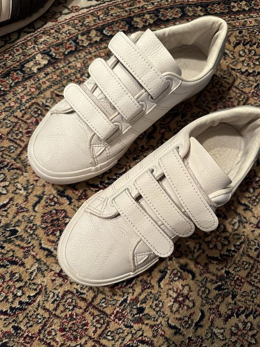 Кроссовки женские